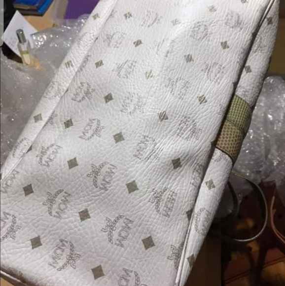 PRELOVED AUTHENTIC MCM PURSE - Picture 3 of 10